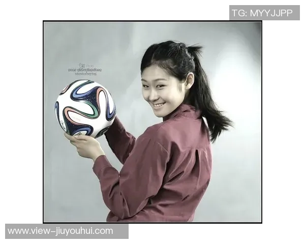 大连足球宝贝展现青春风采天天向上助力足球梦想与激情交融