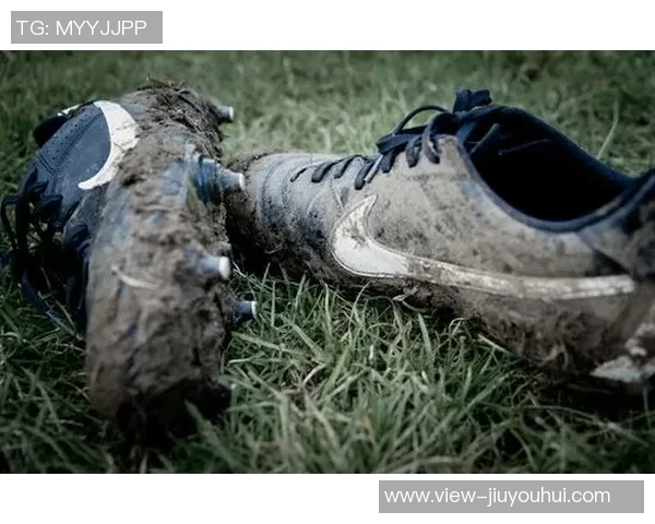 如何正确清洁足球鞋保持其性能与外观的实用指南 如何正确清洁足球鞋保持其性能与外观的实用指南